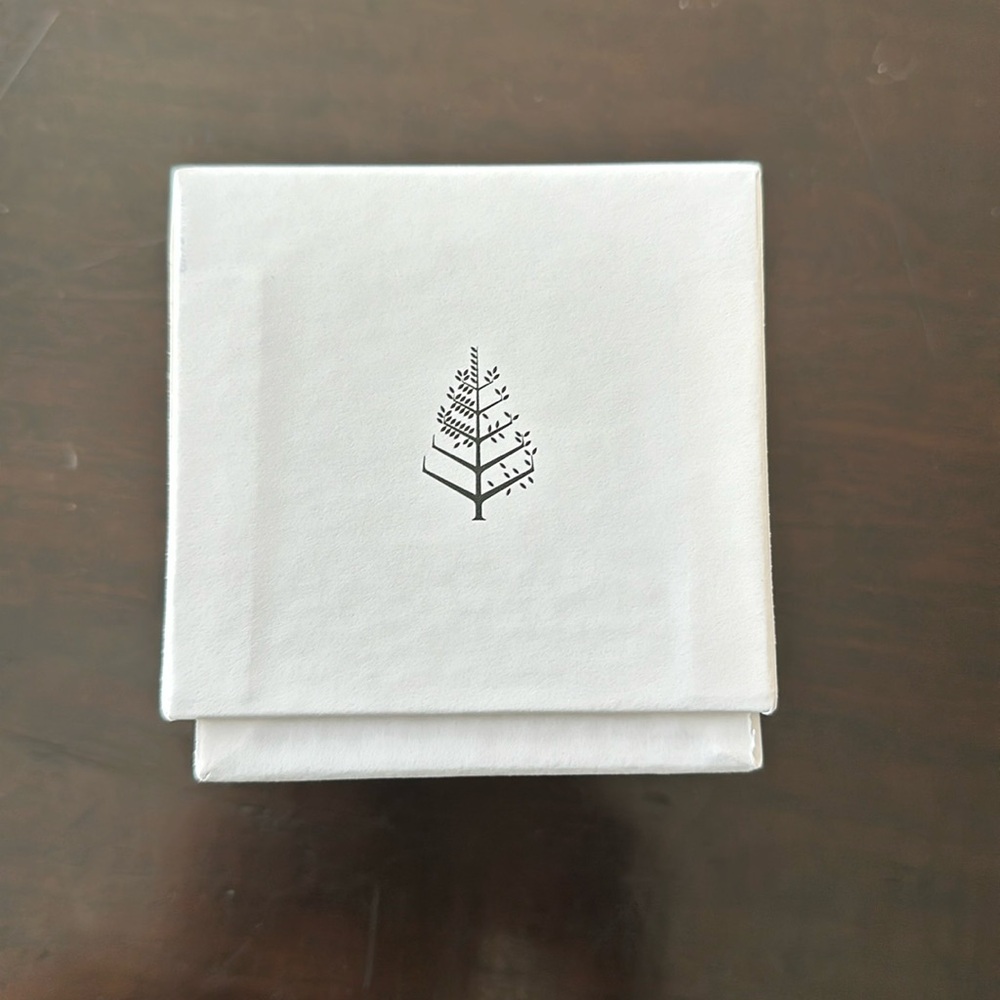 FOUR SEASONS HOTEL candle from Washington DC